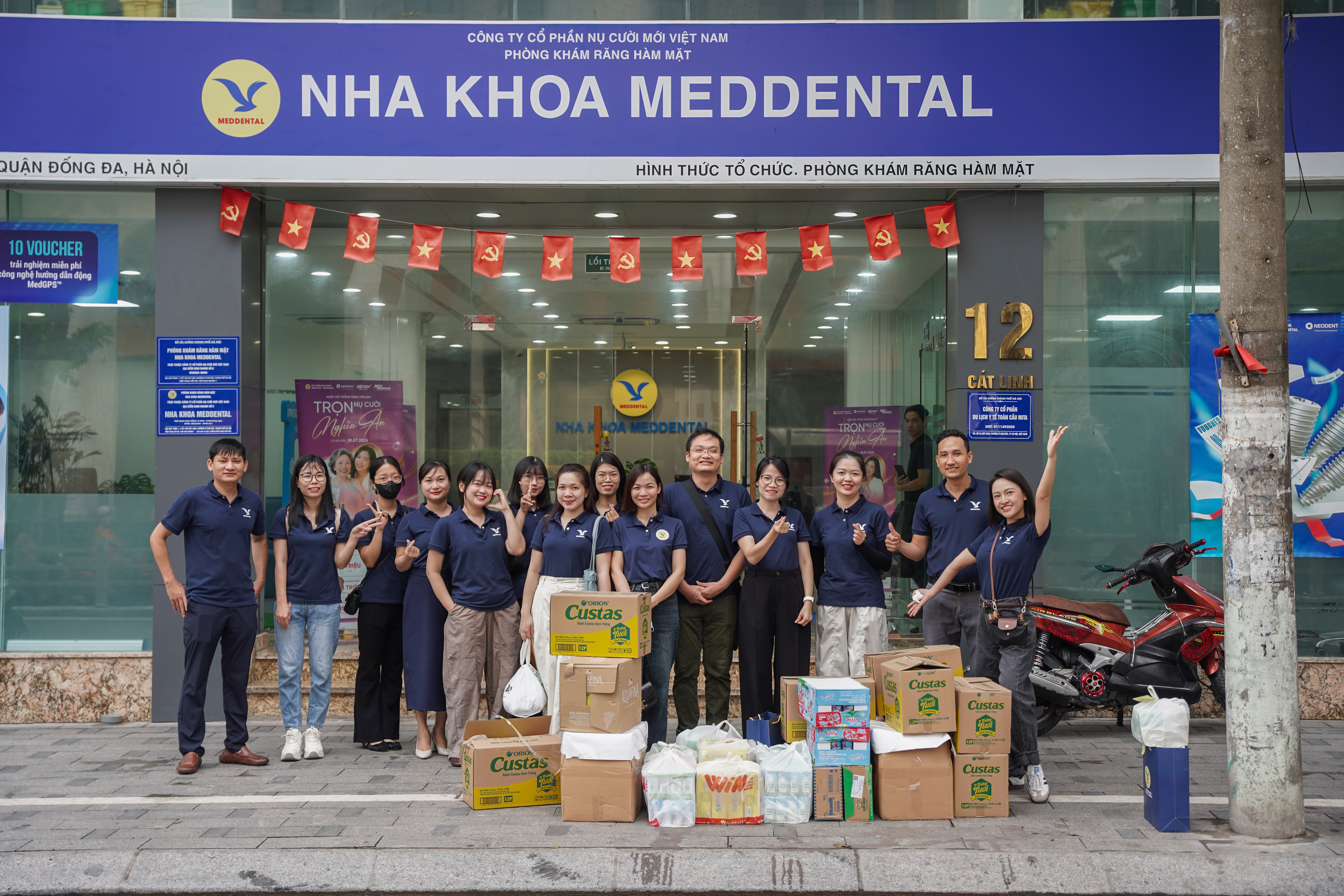 Tập thể CBNV nha khoa MedDental tới Làng Hữu nghị